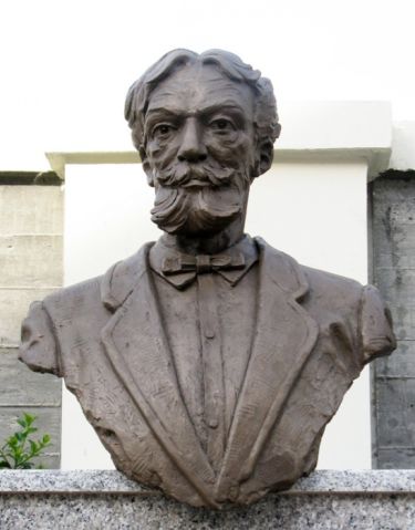 Bust Kosta Trifkovic