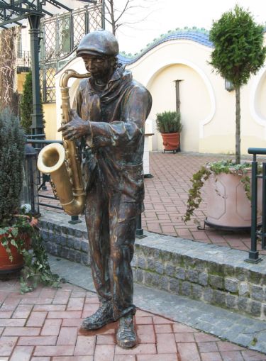 Sax_Man_bronze