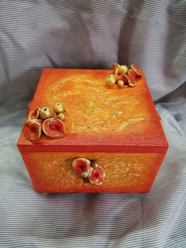 DECORATIVE BOX Antiques