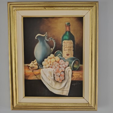 Wine and grapes by Maric Dejan