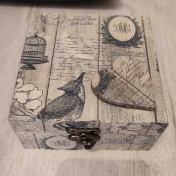 Box with birds and 3d heart by Hand Made