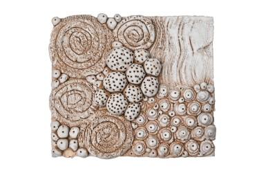 Ceramic biomorphic relief