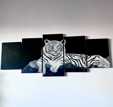 White tiger by Atelier Zmijanjski Vez