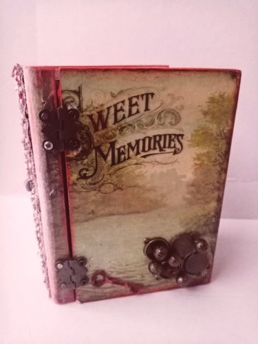 Decoupage of ``Memories book boxes by Maja Živković