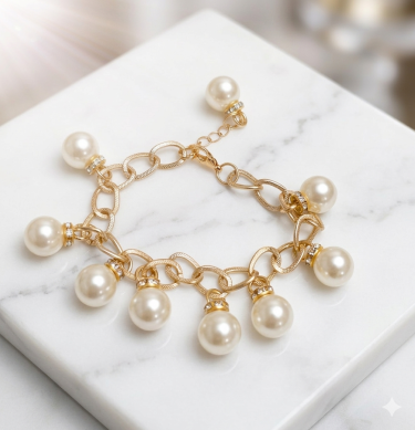Handmade pearl bracelet by Maja D