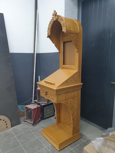 throne for an icon by Sasa Kolbas