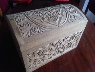 Hand-carved oak box by Sasa Kolbas